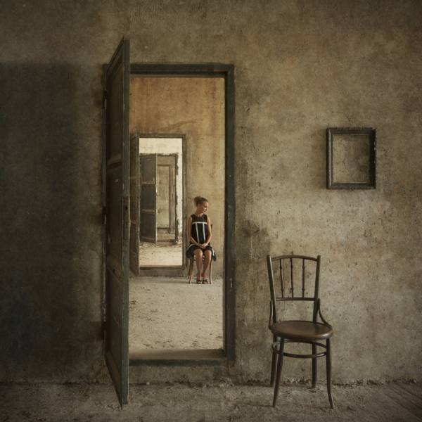 Photograph Peter Zelei Vilhelms Room on One Eyeland